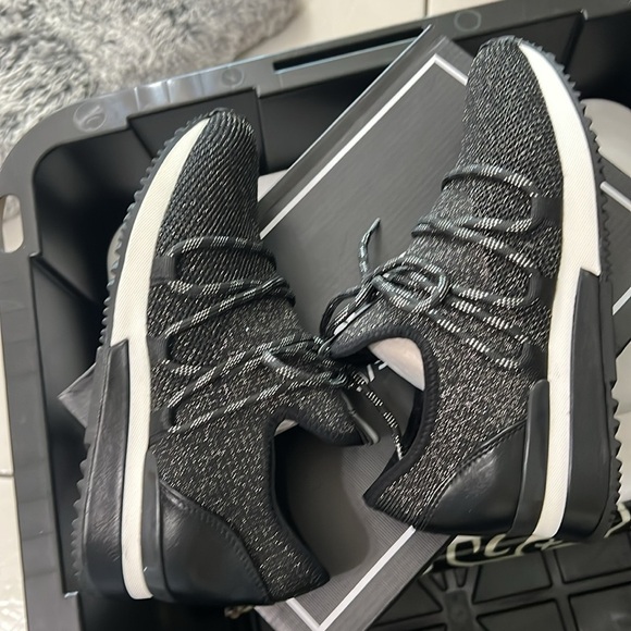 NEW Urban Sport Mara Sneakers Size 7 - Picture 4 of 5